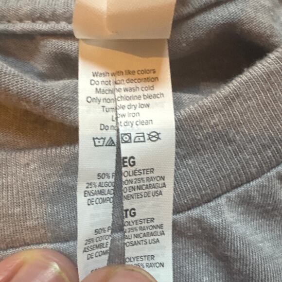 Dolly Parton gray What Would Dolly Do shirt sleeve graphic shirt SIZE XL - Picture 3 of 4